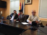 Qui�oy y Oujo con Alberto Arias, representante de la empresa que gestiona el centro
