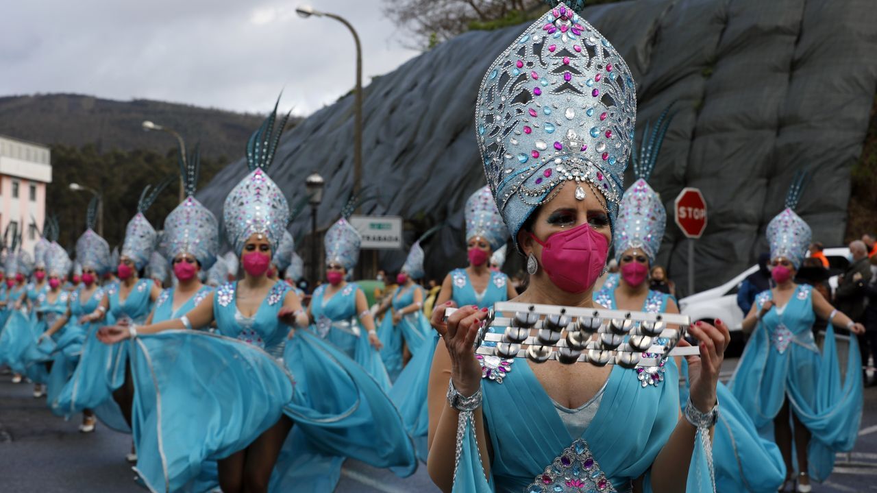 La Arribada regresa a Baiona tras la pandemia.Desfile de Carnaval en Lourenz, este domingo