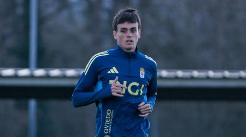 Nico Fonseca ya entrena a las órdenes de Almada: así fue la vuelta al  trabajo del Real Oviedo