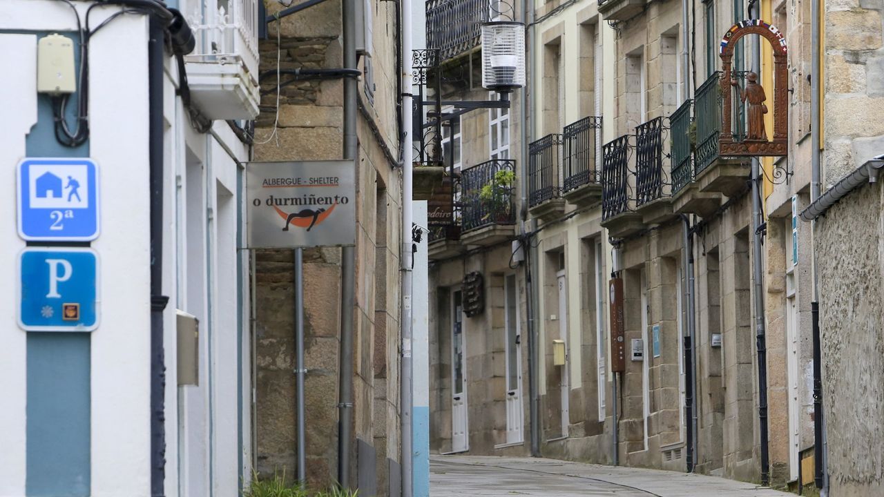 Foto de archivo de una calle del centro de Sarria