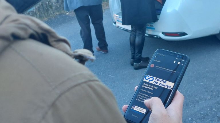 El Coche de Punto de Pontevedra pasó de 179 a 400 usuarios mensuales con la ampliación a tardes y sábados