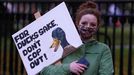 Una manifestante durante la marcha contra el cambio climático en Glasgow