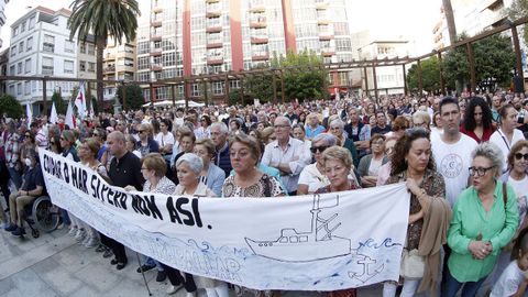 Concentración de apoyo a la flota ante el veto a 87 zonas de pesca de fondo EN RIBEIRA