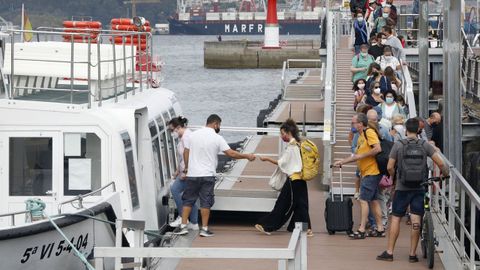 
O barco que atravessa a ria de Vigo, o primeiro dia com descontos nos bilhetes