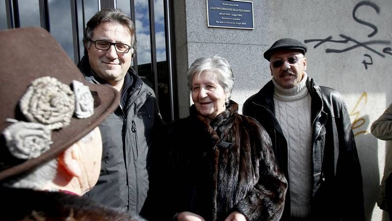 Rub�n y Anthony pugnan por un bal�n en el partido de ida en el Hermanos Somoza.