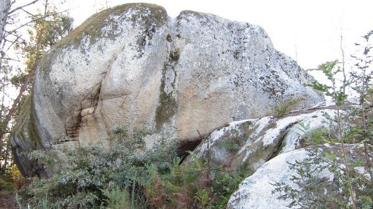 Reforma del entorno del pazo de Quintns, en Sanxenxo.Pena Castrela, en Friol