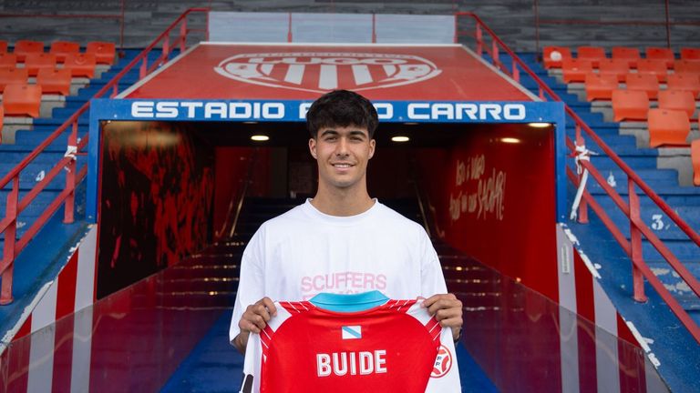 Manu Buide, jugador del CD Lugo: «Debutar con el primer equipo es algo que llevo buscando muchísimo tiempo»