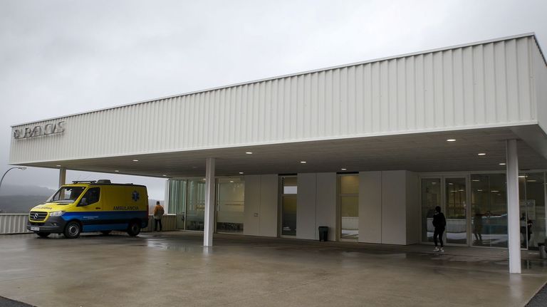 Entrada de urgencias del hospital de Barbanza.