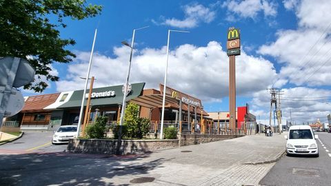 El McDonal's de la avenida de Lugo, en Pontevedra, es uno de los restaurantes que ms facturan de la comarca