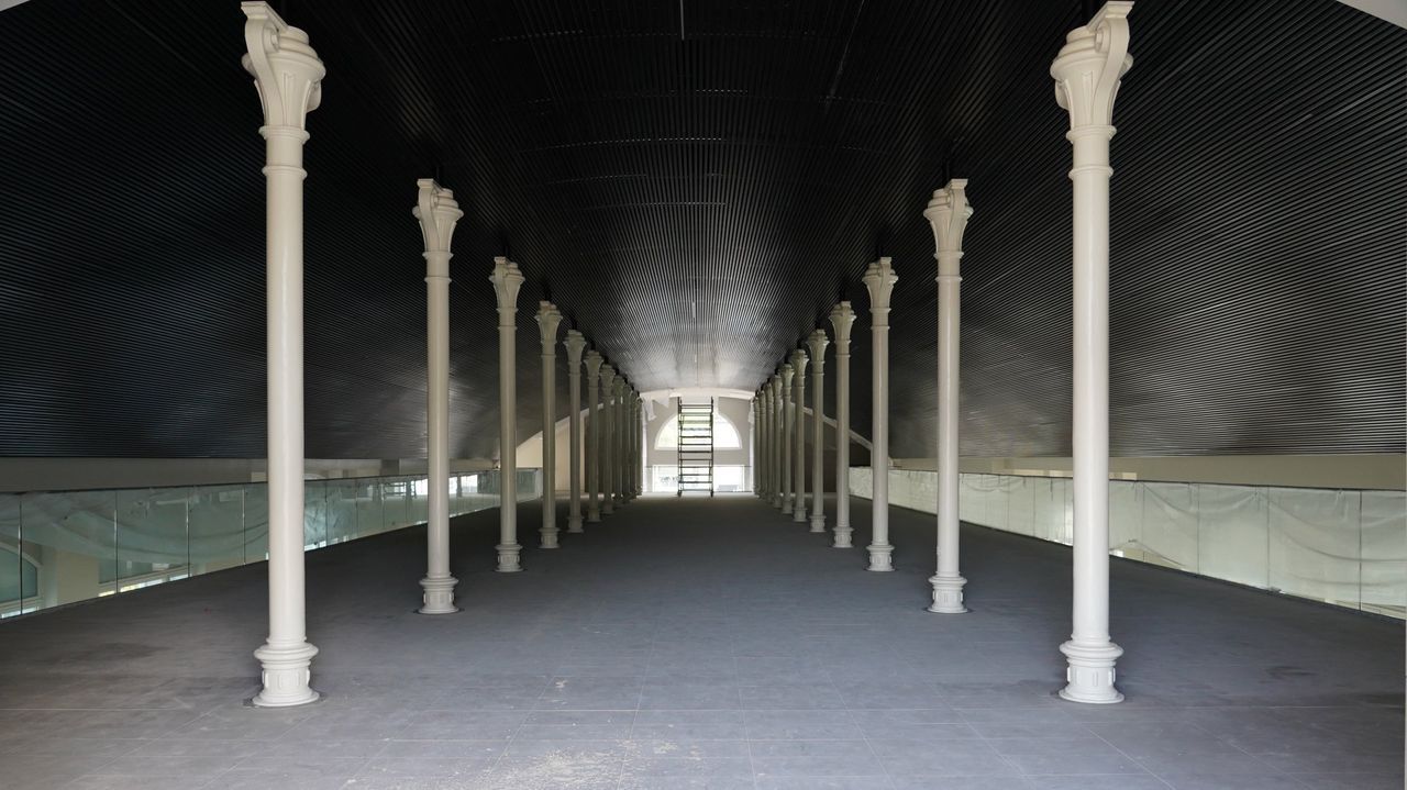 El interior de la Plaza de Abastos qued&oacute; di&aacute;fano y es necesario definir la distribuci&oacute;n de espacios.