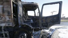 Imagen de uno de los camiones de la basura quemados durante la huelga del 2022.