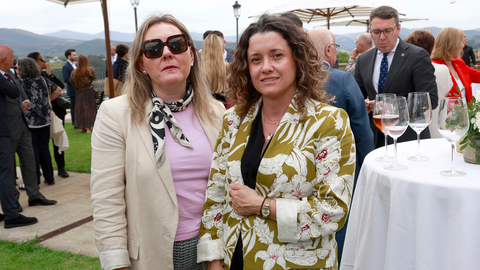 Noelia Iglesias y Sheila Campos, responsables de comunizaci�n de Mercadona en la zona norte, durante el c�ctel de los Encuentros en el Eo 2026