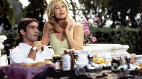 Antonio Banderas y Melanie Griffith se conocieron en 1995 en el rodaje de la pelcula Two Much. Ahora, tras veinte aos y una hija juntos, han decidido romper su matrimonio.