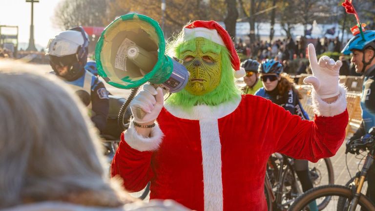 Pontevedra despide el año con una multitudinaria San Silvestre