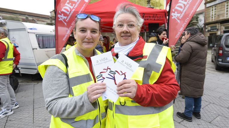 Evelyne y Prado, nuevas voluntarias de Asampo en Pontevedra: «No es cuestión de tiempo, sino de ganas. Donar salva vidas»