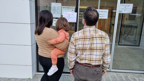 Una familia, este sábado por la tarde en el PAC de Marín, tuvo que llevarse a su hija al Hospital Provincial de Pontevedra al enterarse de que no había médico en el centro