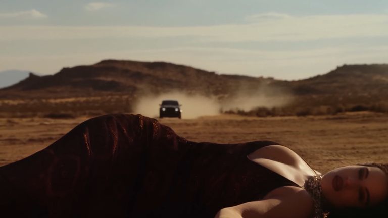 Rosalía estrena el videoclip de «Sauvignon Blanc», tercera canción de su álbum «Lux»