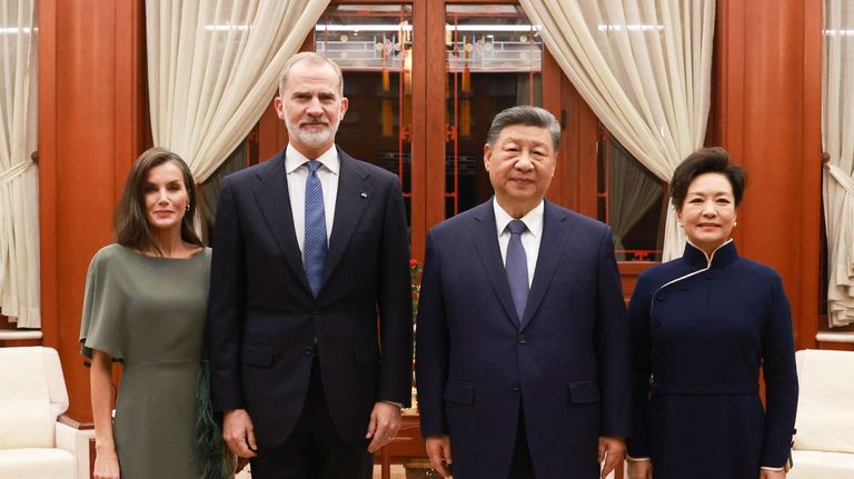 Felipe VI reivindica a España como «socio fiable» en su visita a China