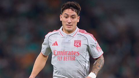 Mart�n Satriano, con el Olympique de Lyon