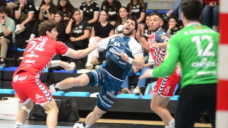 Zancada gigante del Cangas hacia la salvación