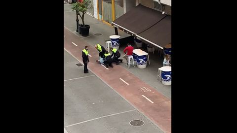 La Polic�a Local reduce a un vecino en Castrill�n