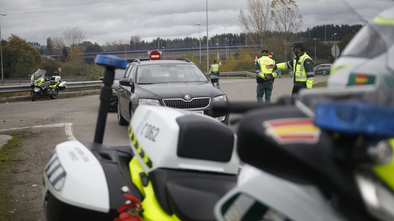 Foto de un control de la Guardia Civil en las inmediaciones de Lugo hace unos das