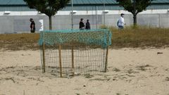 En la playa de Coroso hay una zona delimitada para la conservación de la píllara