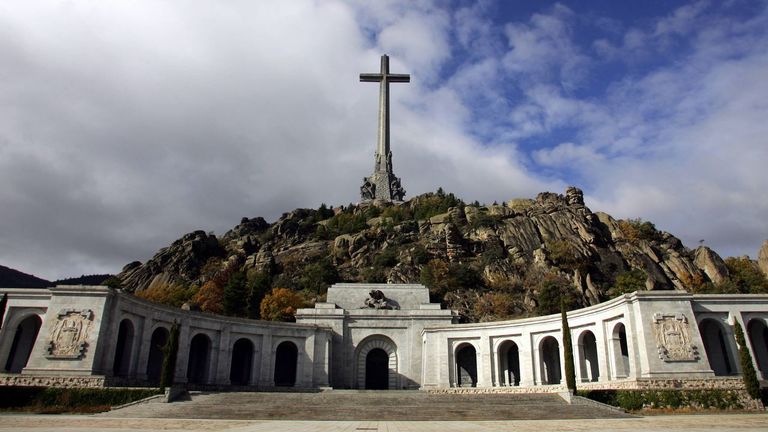 El antiguo Valle de los Caidos ahora Cuelgamuros, en el interior de cuya basílica descansan los restos de más de 33.000 víctimas de la Guerra Civil.