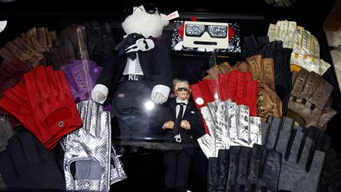 Colección de guantes sin dedos que lucía el diseñador Karl Lagerfeld