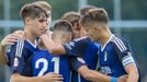 Los jugadores del juvenil A del Oviedo celebran un gol al Covadonga