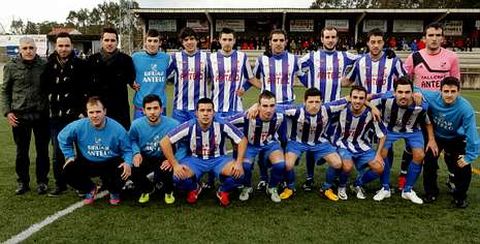 El Buo Sociedad Deportiva tiene una plantilla de 21 futbolistas y disputa sus encuentros en el histrico campo de Xavia.