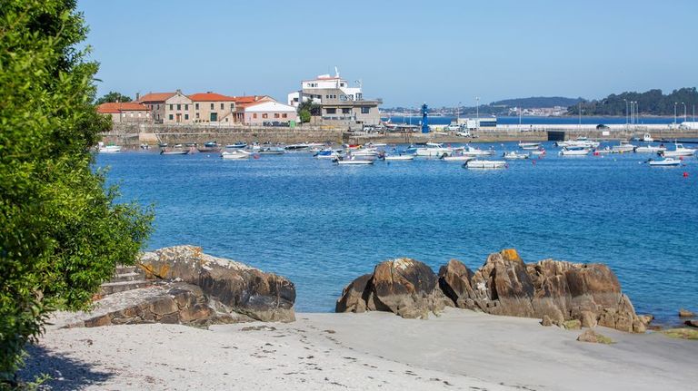 El viento del norte hace bajar 7 grados la temperatura de la ría de Pontevedra desde el lunes