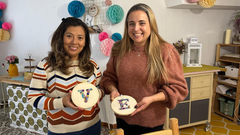 Ofelia Mendoza y Raquel Ruiz en el taller ubicado en la tienda Vintastic