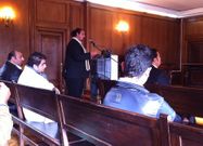 El acusado asiste a la declaraci�n de su hermanos desde el banquillo