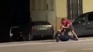 Captura de pantalla del vídeo difundido por SocialDrive en el que un vecino de L'Olleria (Valencia) da una paliza a un hombre que realizó tocamientos a varios menores de edad