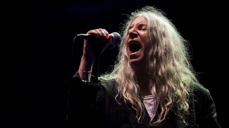 Patti Smith, la belleza infinita que habita tras el mito del punk