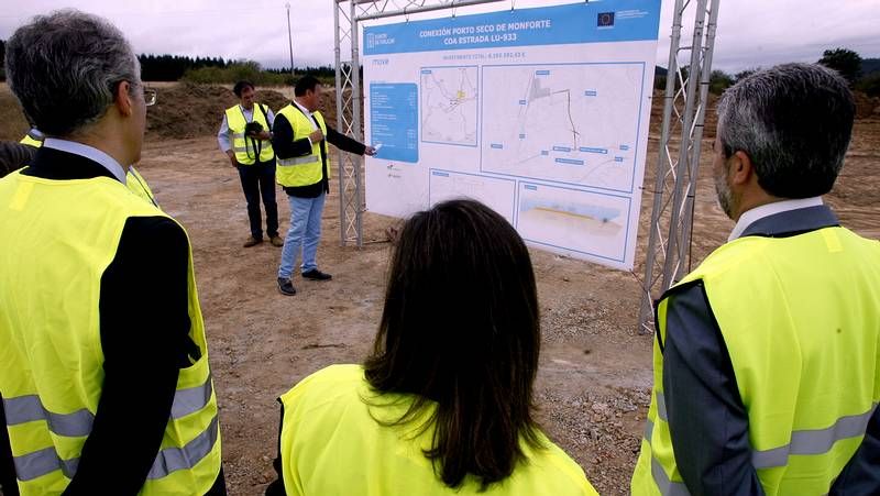 Los futbolistas del Calasancio dieron la talla en los dos partidos que disputaron en A Pinguela