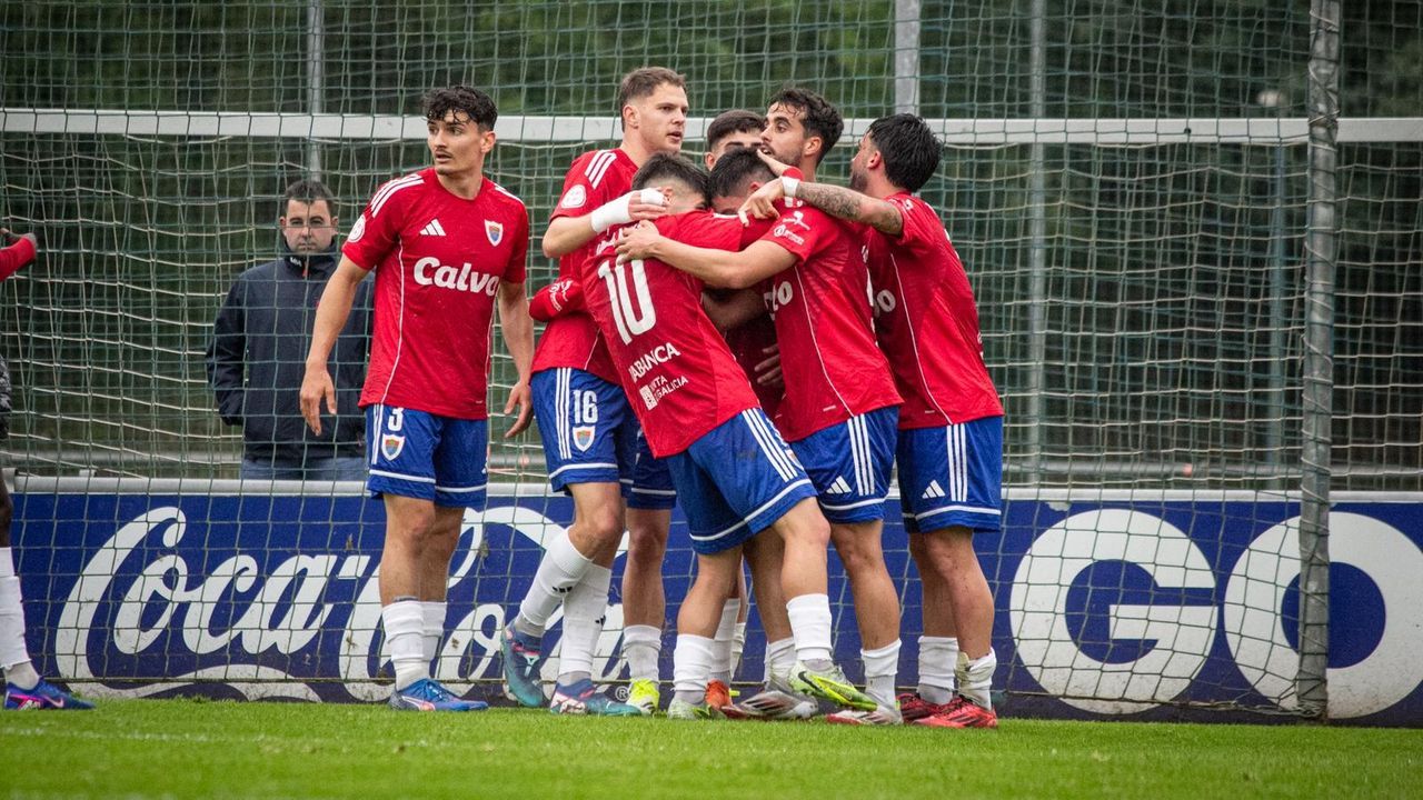 El Berganti&ntilde;os celebra uno de sus goles frente al Oviedo B