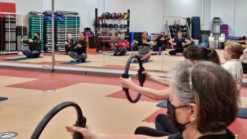 Primer da sin mascarilla obligatoria en interiores. Imagen de un gimnasio en Ferrol