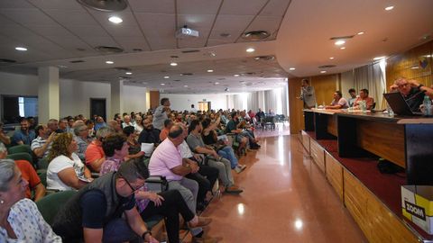 En la reunión de este viernes no faltaron discusiones entre socios.