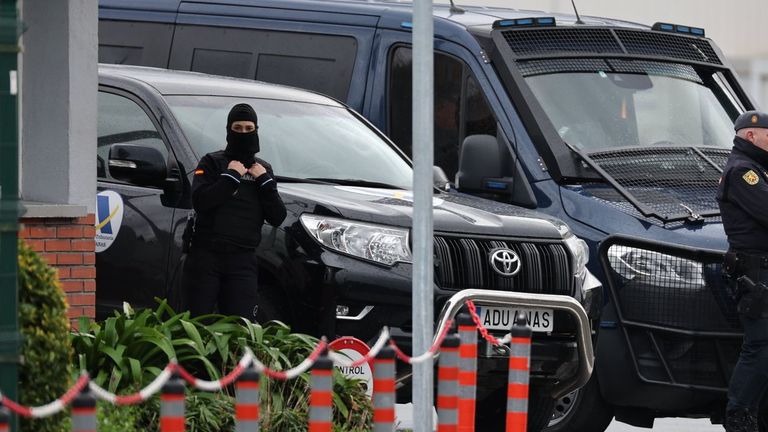 Detienen a un hombre en Basauri por el asesinato de su pareja el pasado miércoles que en un principio se trató como una muerte natural