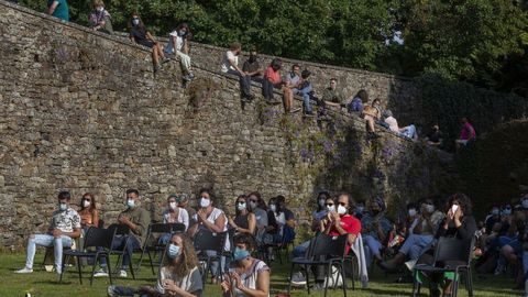 Público en uno de los conciertos celebrados por la tarde en el parque de Bonaval