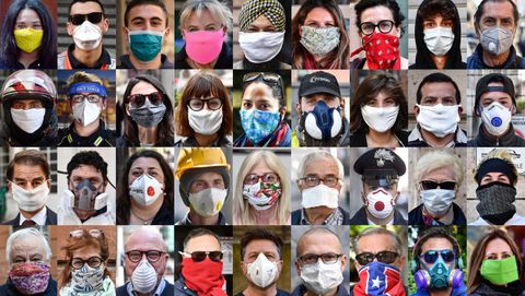 Un fotógrafo capturó las diferentes formas de protegerse de los ciudadanos de Génova
