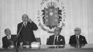 Carvalho Calero fala nun acto da Academia o 17 de maio de 1980, en presenza de Marino Dnega, Domingo Garca-Sabell e Francisco Vales Villamarn (de esquerda a dereita)