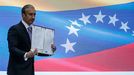  El ministro de Petrleo, Tareck El Aissami, participa en una firma de acuerdos hoy, en Caracas (Venezuela). El Gobierno de Venezuela y la empresa estadounidense Chevron