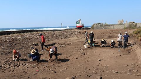 Excavacin de la salina romana hallada en O Seixal, en A Guarda