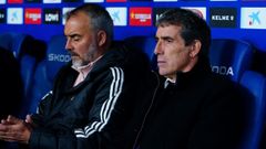 Darwin Quintana y Guillermo Almada, en el banquillo del RCDE Stadium