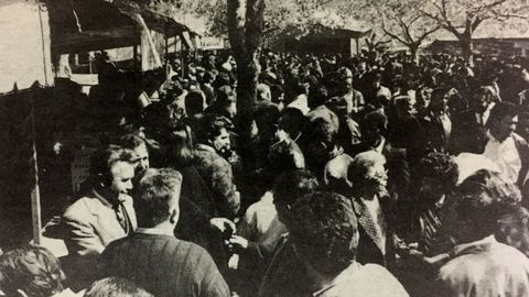 Una muchedumbre en la Feira do Vio de Amandi en una foto publicada en La Voz en 1991