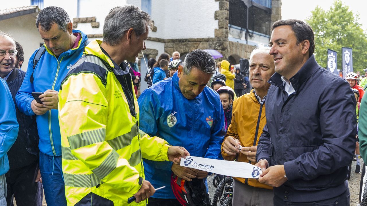 El ambiente de la Feira Franca, foto a foto.Empanada y pan fueron las estrellas de la fiesta en Neda.