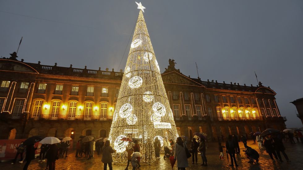 Espectculo de encendido de las luces de navidad.El vicepresidente de la Xunta, Alfonso Rueda, durante su visita al Hotel Balneario de Mondariz.